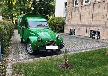 Citroën 2 CV AK400