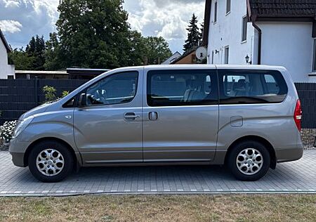 Hyundai H-1 Starex