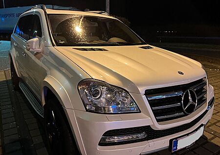 Mercedes-Benz GL 500 GL 550 4MATIC AMG version