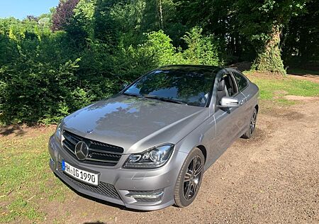 Mercedes-Benz C 180 Coupé -AMG EDITION C Panorama Autom