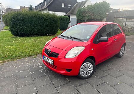 Toyota Yaris Cool 1,0-l-VVT-i Cool