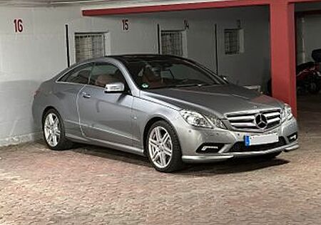 Mercedes-Benz E 250 Coupé AMG Line 67500km ...