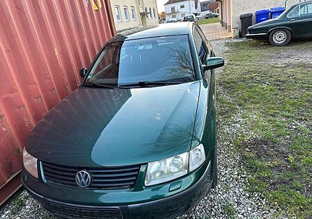 VW Passat Volkswagen 1.9TDI 96kW tiptronic Basis Basis