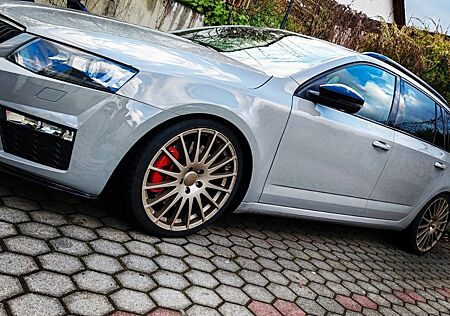 Skoda Octavia 2.0 TSI DSG RS Combi RS