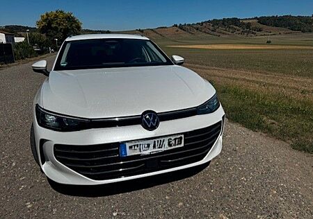 VW Passat Variant Volkswagen 2.0 TDI SCR DSG Elegance Navi AHK
