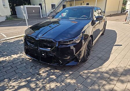 BMW M5 Lim. PANO Cam360 HeadUp B&W mwst. Ausweisbar