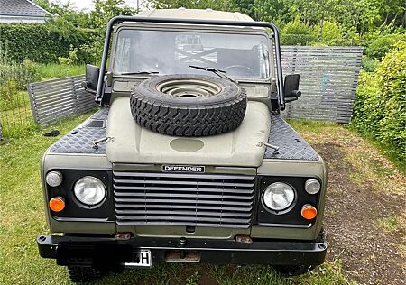 Land Rover Defender 110 Ex-MOD, Hardtop, LKW/H, Zustand +