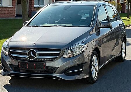 Mercedes-Benz B 180 Style Top gepflegt