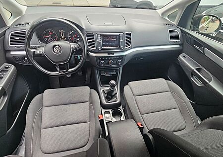 VW Sharan Volkswagen 2.0 TDI Navi PDC 7 Sitzer AHK