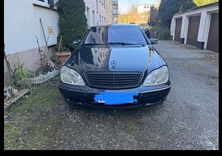 Mercedes-Benz S 500 -