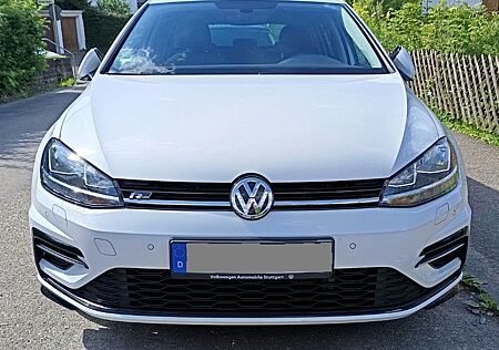 VW Golf Volkswagen 1.5 TSI ACT OPF AHK PANO R-Line ComfVariant