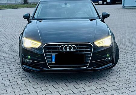 Audi A3 2.0 TDI S tronic Limousine TÜV Neu