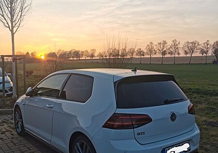 VW Golf Volkswagen 2.0 GTI Performance
