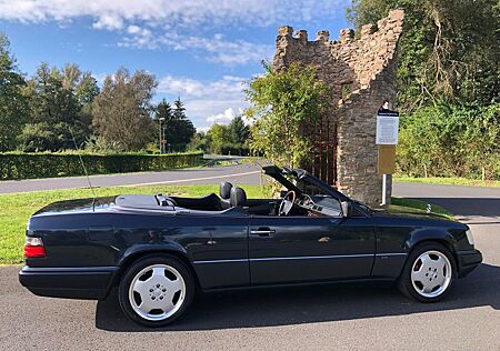 Mercedes-Benz 220 200 CABRIO FINAL EDITION AMG KLIMA LEDER