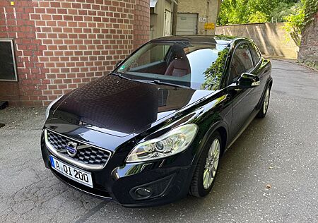 Volvo C30 T5 Momentum mit sehr wenig Kilometern