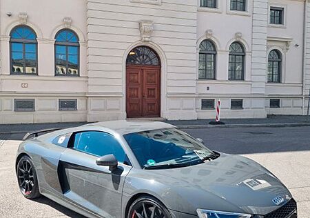 Audi R8 V10 Plus Quattro SAGA Carbon Schale B&O 20"