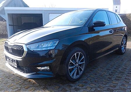 Skoda Fabia Style AHK Sitzh.Navi PDC 8xAlu