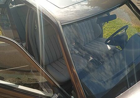 Mercedes-Benz 200 Mercedes W124 - D
