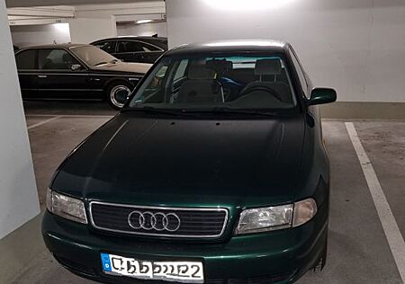 Audi A4 1.6 -