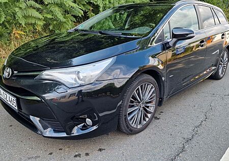 Toyota Avensis gebraucht kaufen Toyota Avensis 1,8-l-Valvematic Comfort Touring Spo...
