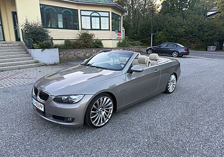 BMW 325i Cabrio (E93) - Top Zustand