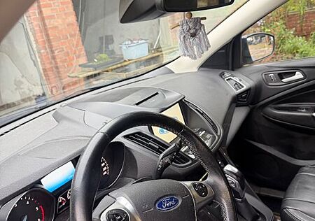 Ford Kuga 2,0 TDCi 4x4 132kW Individual PowerShif...