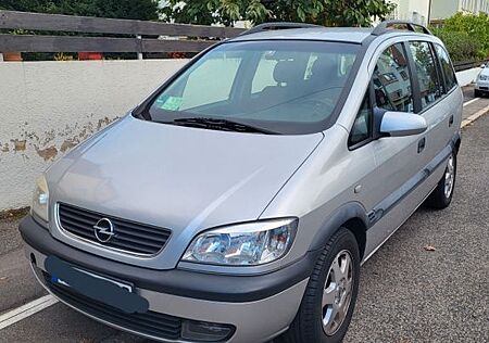 Opel Zafira 1.8 16V Elegance Elegance