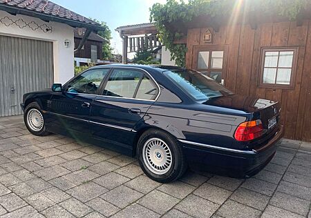 BMW 735i A