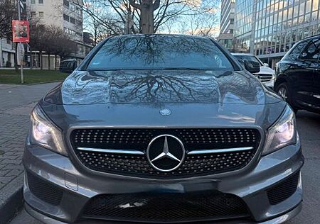 Mercedes-Benz CLA 180 AMG Line AMG Line Panoramadach