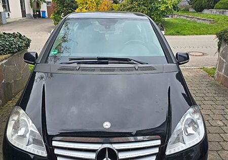 Mercedes-Benz A 150 AVANTGARDE Avantgarde 8 fach bereift