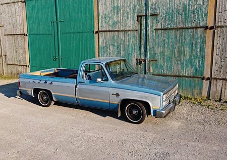 Chevrolet Silverado C10 Pick-Up