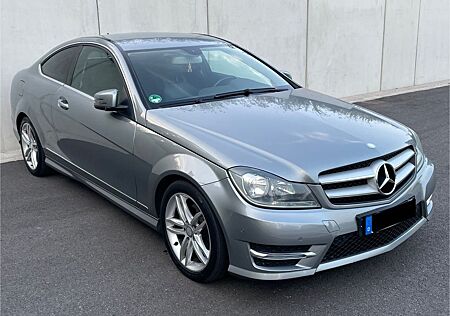 Mercedes-Benz 220 C