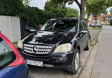 Mercedes-Benz 320