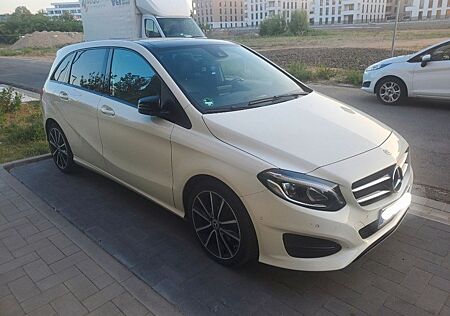 Mercedes-Benz B 220 B220d DCT Peak Edition | Pano | Camera | Leather
