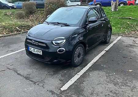 Fiat 500E ICON Limousine 42 kWh, Winterräder, Frunk