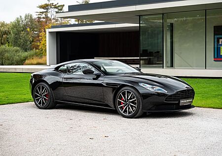 Aston Martin DB11 4.0 V8/ONYX BLACK/CARBON/B&O/BLACK PACK/APPROVED