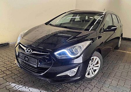 Hyundai i40 cw 1.7 CRDi FIFA World Cup Edition AHK