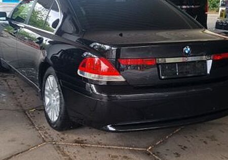 BMW 745i A -