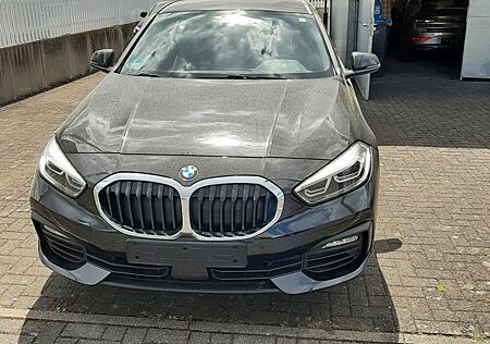 BMW 120i Autom. LED-NAVI-18" Alu-PDC-Kamera