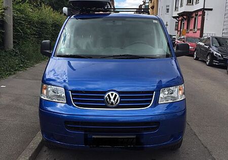 VW T5 Caravelle Volkswagen mit Campingausbau