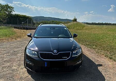 Skoda Octavia 2.0 TDI DSG RS Combi RS