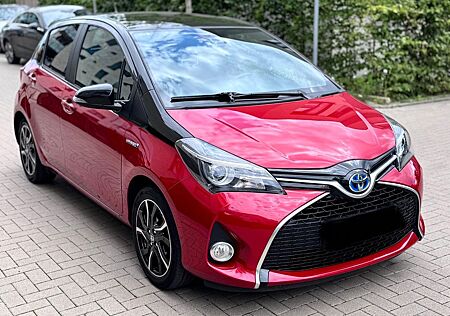 Toyota Yaris Style Hybrid