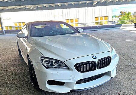 BMW M6 Coupé DEUTSCH*SCHECKHEFT*ORIGINAL