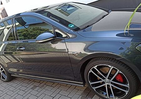 VW Golf Volkswagen 2.0 TDI DSG BMT GTD GTD