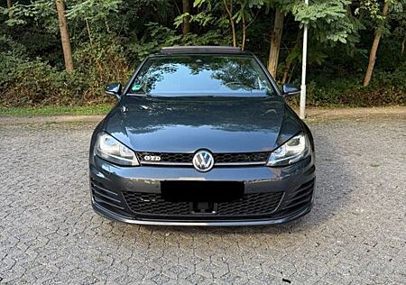 VW Golf Volkswagen 2.0 TDI DSG BMT GTD GTD