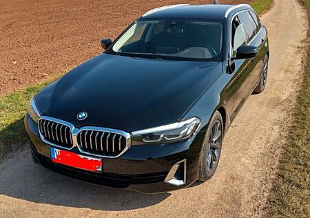 BMW 540i xDrive Touring Luxury line