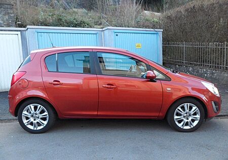 Opel Corsa D Active * NAVI+PDC+LENKRAD HEIZUNG+TÜV *