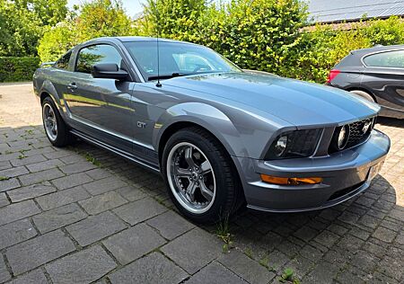 Ford Mustang 4.6 V8 Coupe | 300 PS | Top Zustand