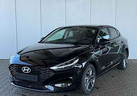 Hyundai i30 Fastback 1.5 T-GDI MHEV Prime NAVI,APP UVM