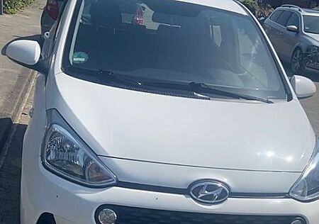 Hyundai i10 1.2 Sonderedtion YES!